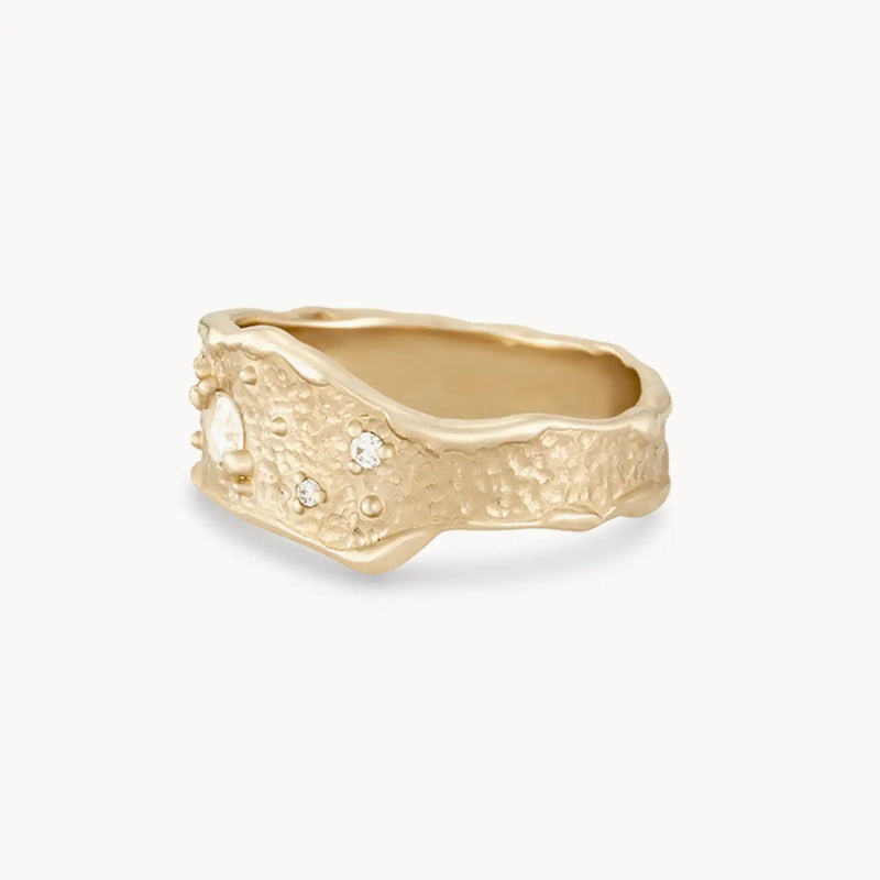 Luminous honey diamond ring - 14k yellow gold, white diamonds